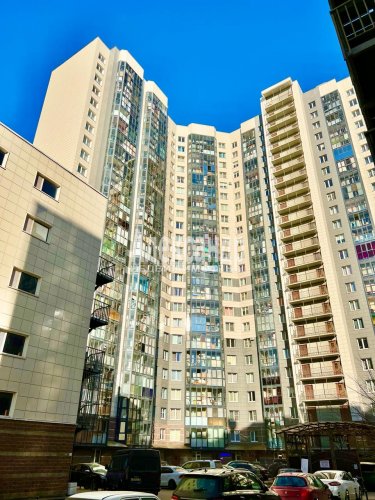 1-комнатная квартира (37м2) на продажу по адресу Русановская ул., 11— фото 1 из 13