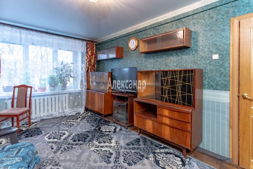 2-комнатная квартира (45м2) на продажу по адресу Новоизмайловский просп., 32— фото 1 из 16