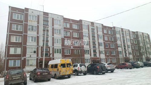 2-комнатная квартира (52м2) на продажу по адресу Выборг г., Сайменское шос., 31— фото 1 из 19