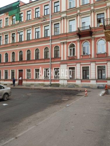 Комната в 6-комнатной квартире (206м2) на продажу по адресу Вознесенский пр., 31— фото 1 из 11