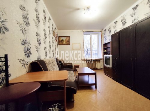 Комната в 8-комнатной квартире (326м2) на продажу по адресу Выборг г., Некрасова ул., 31— фото 1 из 11