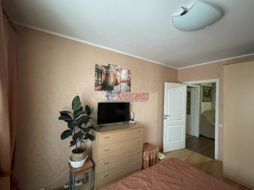 2-комнатная квартира (57м2) на продажу по адресу Приозерск г., Гоголя ул., 32— фото 1 из 25