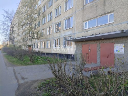 2-комнатная квартира (44м2) на продажу по адресу Антонова-Овсеенко ул., 13— фото 1 из 14