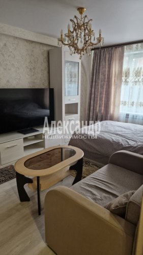 1-комнатная квартира (31м2) на продажу по адресу Шелгунова ул., 8— фото 1 из 12