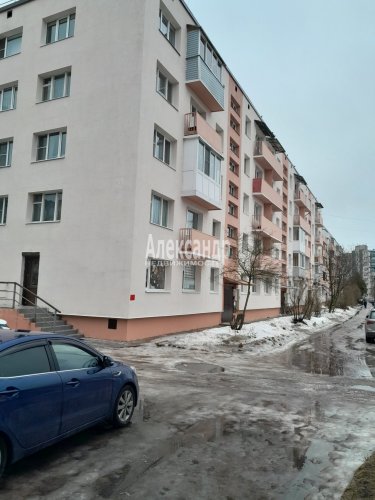 3-комнатная квартира (61м2) на продажу по адресу Советский пос., Советская ул., 29— фото 1 из 9