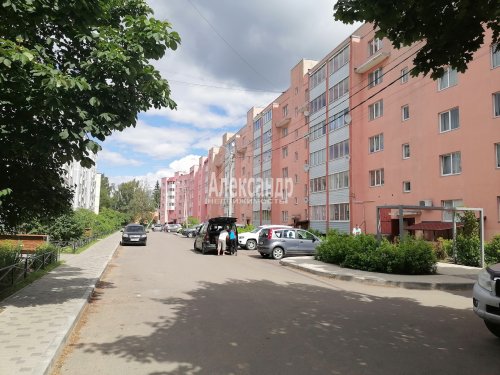 2-комнатная квартира (60м2) на продажу по адресу Сосново пос., Никитина ул., 6— фото 1 из 9