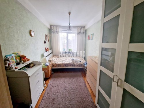 4-комнатная квартира (73м2) на продажу по адресу Суздальский просп., 9— фото 1 из 9