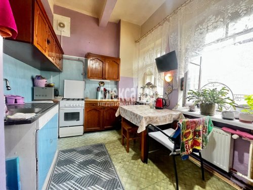 Комната в 4-комнатной квартире (94м2) на продажу по адресу Бумажная ул., 22— фото 1 из 8