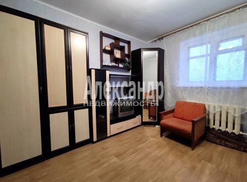 Комната в 13-комнатной квартире (262м2) на продажу по адресу Выборг г., Некрасова ул., 31— фото 1 из 9