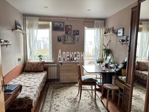4-комнатная квартира (79м2) на продажу по адресу Сестрорецк г., Токарева ул., 9— фото 1 из 14