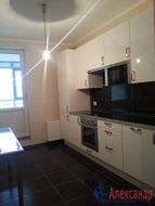 2-комнатная квартира (70м2) в аренду по адресу Новолитовская ул., 10— фото 2 из 18