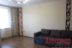 1-комнатная квартира (41м2) в аренду по адресу Коломяжский просп., 26— фото 2 из 4