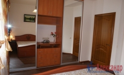 3-комнатная квартира (74м2) в аренду по адресу Наличная ул., 3— фото 2 из 7