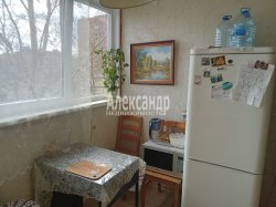 2-комнатная квартира (45м2) в аренду по адресу Луначарского пр., 58— фото 3 из 12