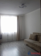 1-комнатная квартира (42м2) в аренду по адресу Композиторов ул., 12— фото 2 из 5
