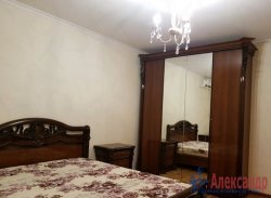 2-комнатная квартира (54м2) в аренду по адресу Сестрорецкая ул., 7— фото 3 из 6