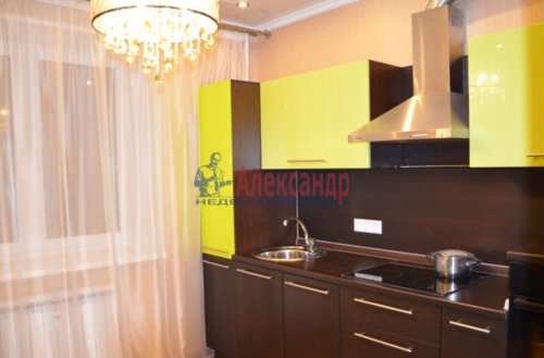 1-комнатная квартира (41м2) в аренду по адресу Пулковская ул., 2— фото 1 из 5
