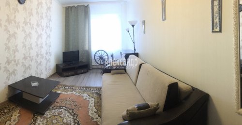 1-комнатная квартира (36м2) в аренду по адресу Шушары пос., Новгородский просп., 7— фото 1 из 11