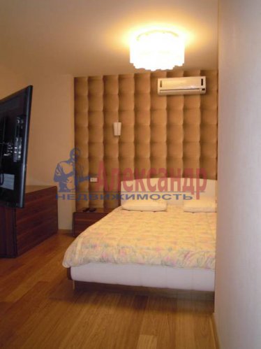 2-комнатная квартира (80м2) в аренду по адресу Свердловская наб., 58— фото 1 из 15