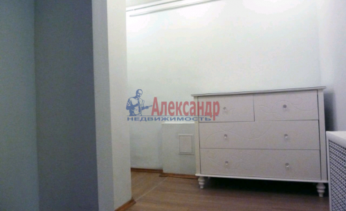 1-комнатная квартира (62м2) в аренду по адресу Чапаева ул., 2— фото 1 из 7