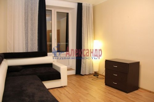 1-комнатная квартира (40м2) в аренду по адресу Антонова-Овсеенко ул., 5— фото 1 из 6