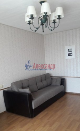 2-комнатная квартира (63м2) в аренду по адресу Егорова ул., 14— фото 1 из 6