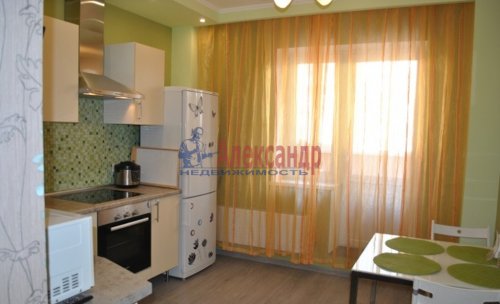 2-комнатная квартира (59м2) в аренду по адресу Кузнецова просп., 11— фото 1 из 6