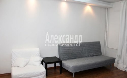 1-комнатная квартира (40м2) в аренду по адресу Варшавская ул., 19— фото 1 из 7