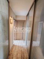 3-комнатная квартира (62м2) на продажу по адресу Купчинская ул., 17— фото 18 из 40