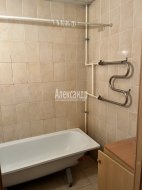 2-комнатная квартира (60м2) на продажу по адресу Шушары пос., Изборская ул., 1— фото 6 из 8