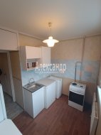 1-комнатная квартира (29м2) на продажу по адресу Генерала Симоняка ул., 18— фото 5 из 17