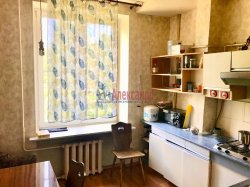 1-комнатная квартира (38м2) на продажу по адресу Ольги Берггольц ул., 24— фото 7 из 16