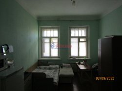 Комната в 4-комнатной квартире (91м2) на продажу по адресу Старо-Петергофский пр., 37— фото 3 из 8