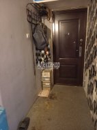 2-комнатная квартира (45м2) на продажу по адресу Ломоносов г., Александровская ул., 33— фото 3 из 9