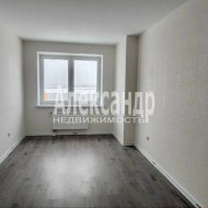 1-комнатная квартира (31м2) на продажу по адресу Русановская ул., 18— фото 7 из 16
