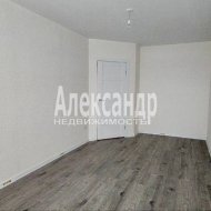 1-комнатная квартира (31м2) на продажу по адресу Русановская ул., 18— фото 8 из 16