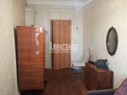Комната в 3-комнатной квартире (61м2) на продажу по адресу Обводного канала наб., 84— фото 8 из 11
