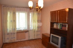 3-комнатная квартира (61м2) на продажу по адресу Луначарского пр., 56— фото 4 из 13