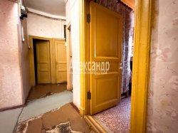 Комната в 5-комнатной квартире (136м2) на продажу по адресу Марата ул., 33— фото 10 из 16