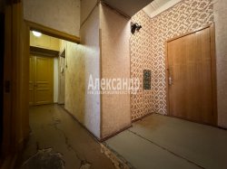 Комната в 5-комнатной квартире (136м2) на продажу по адресу Марата ул., 33— фото 11 из 16