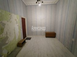 Комната в 10-комнатной квартире (330м2) на продажу по адресу Загородный просп., 17— фото 5 из 7