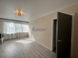 1-комнатная квартира (32м2) на продажу по адресу Петергофское шос., 13— фото 3 из 11