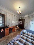 Комната в 5-комнатной квартире (171м2) на продажу по адресу Приморский просп., 14— фото 4 из 10