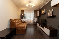 4-комнатная квартира (78м2) на продажу по адресу Ветеранов просп., 104— фото 7 из 23