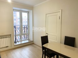 2-комнатная квартира (66м2) на продажу по адресу Лиственная ул., 18— фото 3 из 19