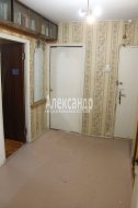 2-комнатная квартира (51м2) на продажу по адресу Красное Село г., Нарвская ул., 2— фото 5 из 18