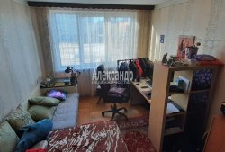 2-комнатная квартира (45м2) на продажу по адресу Вавиловых ул., 11— фото 9 из 22