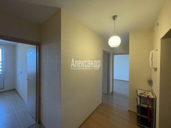 2-комнатная квартира (58м2) на продажу по адресу Мурино г., Авиаторов Балтики просп., 9— фото 2 из 18