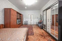 Комната в 4-комнатной квартире (154м2) на продажу по адресу Реки Фонтанки наб., 156— фото 2 из 14