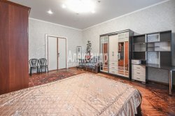 Комната в 4-комнатной квартире (154м2) на продажу по адресу Реки Фонтанки наб., 156— фото 4 из 14